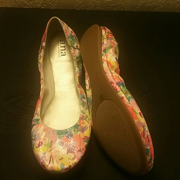 Ana spring color flats size 11 - Picture 3 of 3